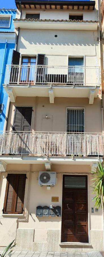 Da Paolo E Laura - In Centro A San Benedetto Apartment San Benedetto del Tronto Ngoại thất bức ảnh